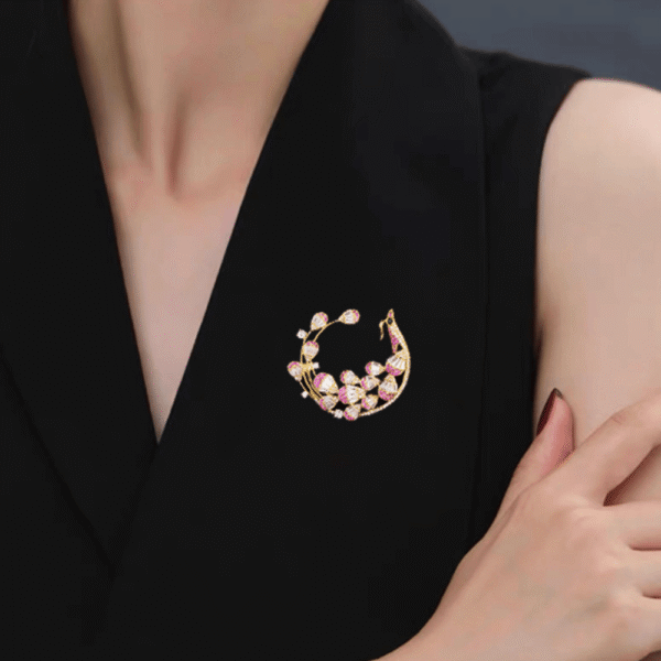 AVELIAGoldPeacockBrooch1