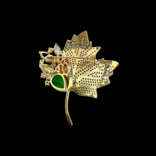 AVELIA_Emerald_Bloom_Crystal_Maple_Leaf_Brooch1